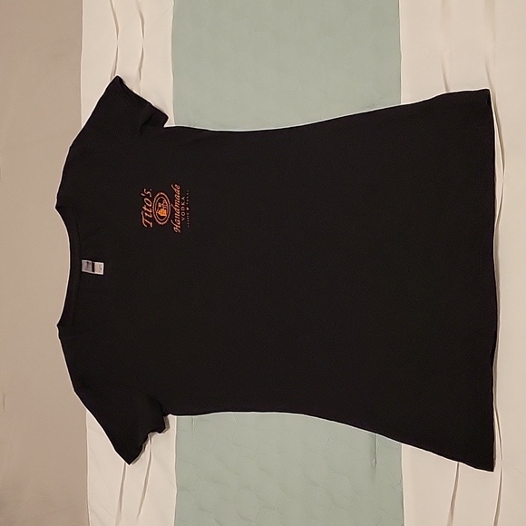 Tito's Black Short Sleeve T-Shirt V-neck Size Medium - Picture 1 of 16
